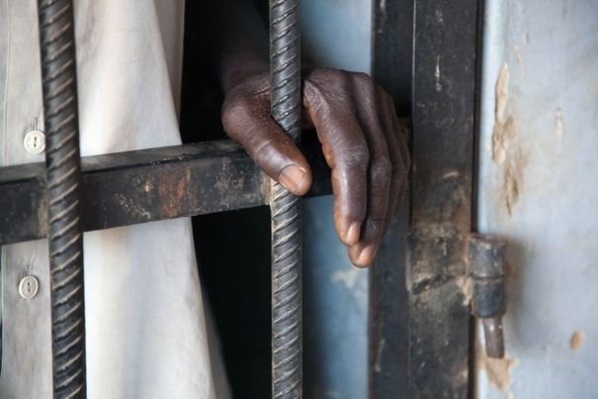 USURPATION DE FONCTION : Guirassy se fait passer pour un agent de la Brigade des mœurs pour arnaquer une prostituée USURPATION DE FONCTION : Guirassy se fait passer pour un agent de la Brigade des mœurs pour arnaquer une prostituée