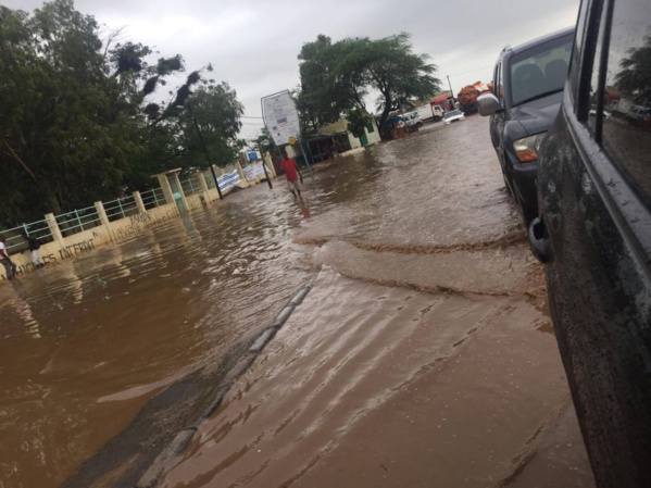 Dakar: Après la pluie, les embouteillages Dakar: Après la pluie, les embouteillages