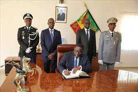Tabaski : Macky Sall gracie 498 condamnés Tabaski : Macky Sall gracie 498 condamnés
