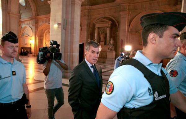 FRAUDE FISCALE : L'ex ministre français du Budget Jérôme Cahuzac condamné à trois ans de prison ferme FRAUDE FISCALE : L'ex ministre français du Budget Jérôme Cahuzac condamné à trois ans de prison ferme