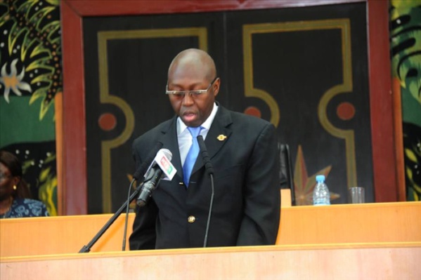 LES BUDGETS DE MACKY SALL : S’endetter pour enrichir l’extérieur et appauvrir les Sénégalais !