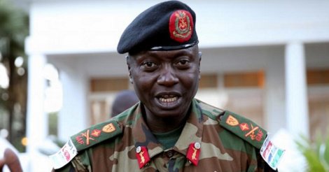 Gambie : Le Général Badjie et l'armée jurent fidélité à Jammeh Gambie : Le Général Badjie et l'armée jurent fidélité à Jammeh