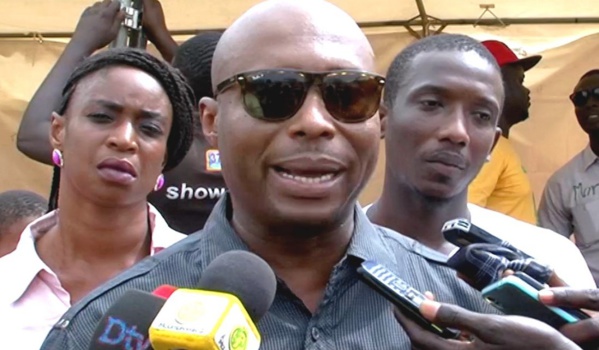 Barthélémy Dias après sa condamnation : « Je n’ai pas 25 millions à donner à qui que ce soit (…) Député ou pas je m’en moque… Le pouvoir est en embuscade pour rendre Khalifa Sall inéligible » Barthélémy Dias après sa condamnation : « Je n’ai pas 25 millions à donner à qui que ce soit (…) Député ou pas je m’en moque… Le pouvoir est en embuscade pour rendre Khalifa Sall inéligible »