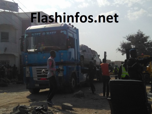 Mermoz-Sacré-Coeur: Barth déloge les mécaniciens sur l'ancienne piste (Photos) Mermoz-Sacré-Coeur: Barth déloge les mécaniciens sur l'ancienne piste (Photos)