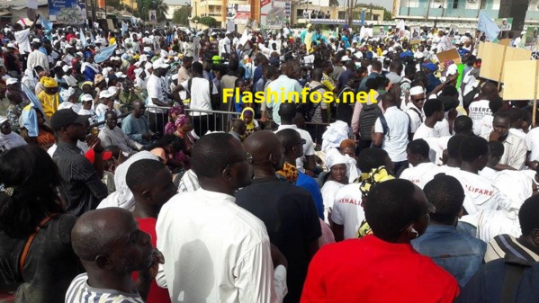 Images: La forte mobilisation de Manko à la place l'Obélisque