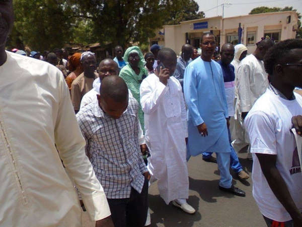 Kolda : Les proches de Mame Boye Diao annoncent le gèle d’activités pour l’APR, la base rappellent leur leader pour consultation. Kolda : Les proches de Mame Boye Diao annoncent le gèle d’activités pour l’APR, la base rappellent leur leader pour consultation.