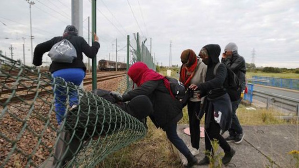 Trafic de migrants vers la Libye : Un passeur arrêté à sa sortie d’une émission à la Rfm