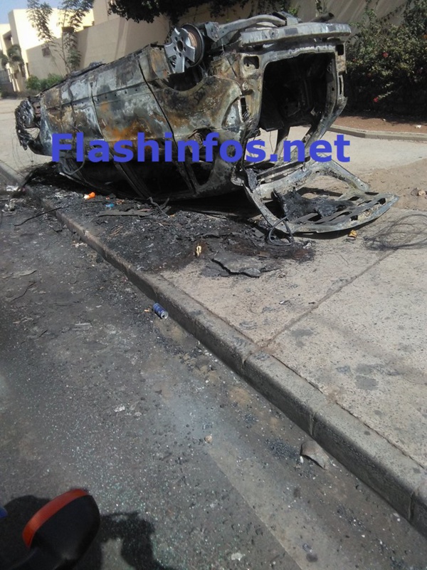 Une voiture Mercedes prend feu sur la Corniche de Dakar