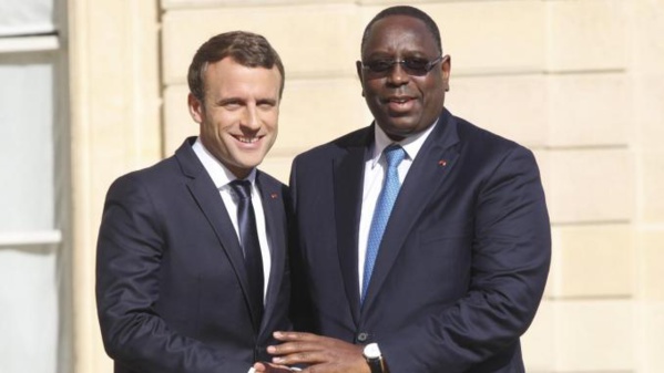 Macky achète à la France 50 000 lampadaires solaires à 1 million l'unité