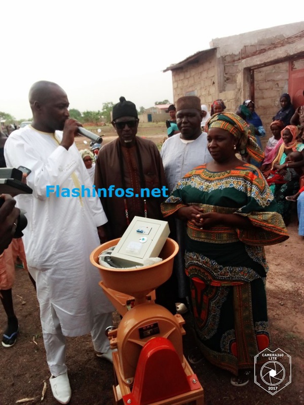 Kédougou : Le Maire distribue 5 moulins offerts par le Pudc