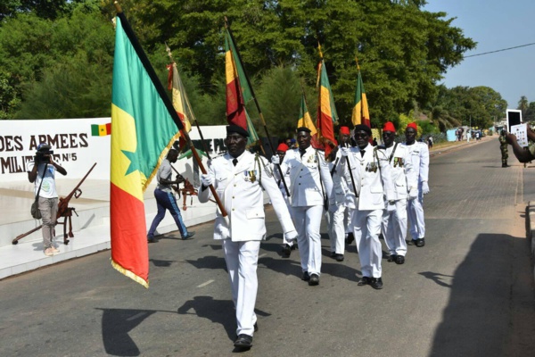Journée des Forces Armées : Ziguinchor a fêté ses Diambaars (Photos) Journée des Forces Armées : Ziguinchor a fêté ses Diambaars (Photos)