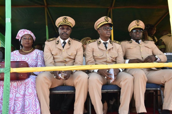 Journée des Forces Armées : Ziguinchor a fêté ses Diambaars (Photos) Journée des Forces Armées : Ziguinchor a fêté ses Diambaars (Photos)