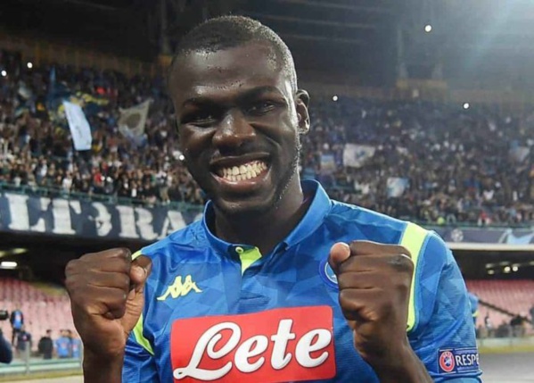 Foot: Kalidou Koulibaly devient le défenseur le mieux payé de la Série A