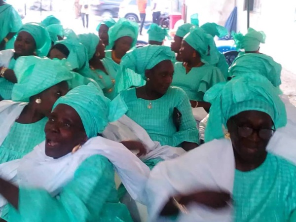 Le Marabout Elhadj Sidya Dramé reçu par les femmes "Talibés" de Niary-Tally