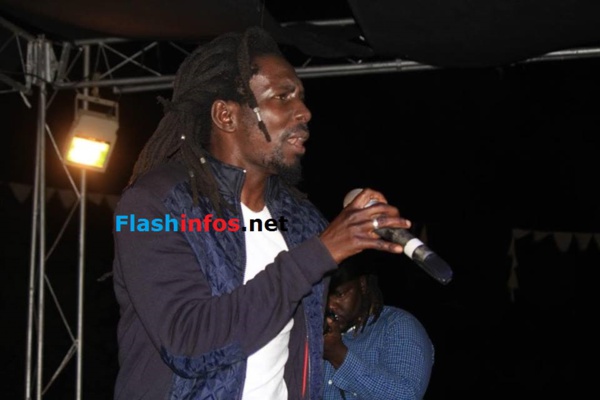 Sortie du Single "Beautiful Women" : Les images du concert de D'Gueune Sortie du Single "Beautiful Women" : Les images du concert de D'Gueune