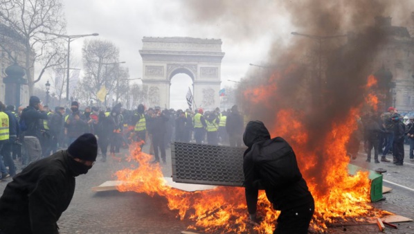 L'acte XVIII des «gilets jaunes» émaillé de violences et de pillages à Paris