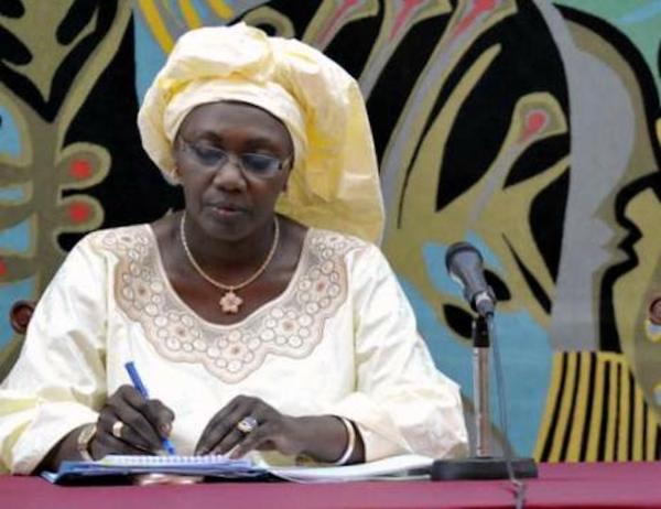 Cese : Aminata Tall sur chaise éjectable… Cese : Aminata Tall sur chaise éjectable…