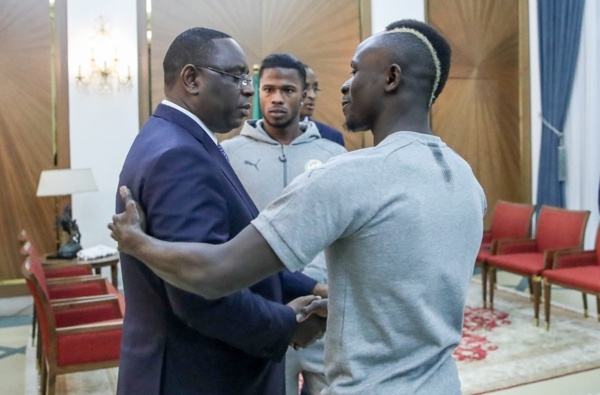 Macky aux lions : «Vous êtes tombés les armes à la main» Macky aux lions : «Vous êtes tombés les armes à la main»