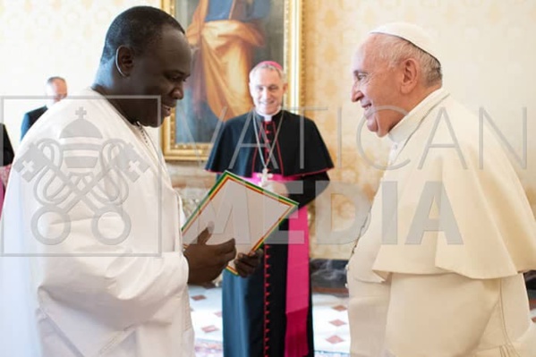 Le président Fiacre Coly au Vatican sur invitation de.... Le président Fiacre Coly au Vatican sur invitation de....