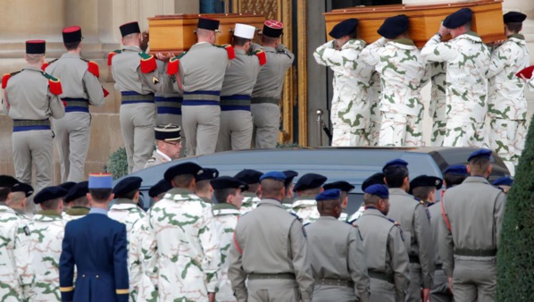 France: hommage aux 13 soldats tués au Mali en présence d'Ibrahim Boubakar Keïta