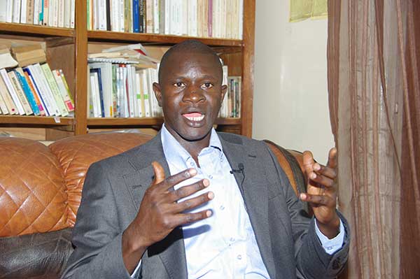 Arrestation de Babacar Diop : Le Saes et le Sudes décrètent une grève de 24 h lundi Arrestation de Babacar Diop : Le Saes et le Sudes décrètent une grève de 24 h lundi