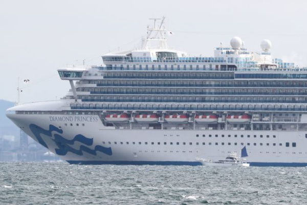 Coronavirus: 3700 personnes en quarantaine sur un bateau de croisière au Japon