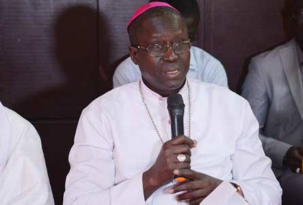 Monseigneur Benjamin Ndiaye : "Le Sénégal est prisonnier de ses hommes politiques"