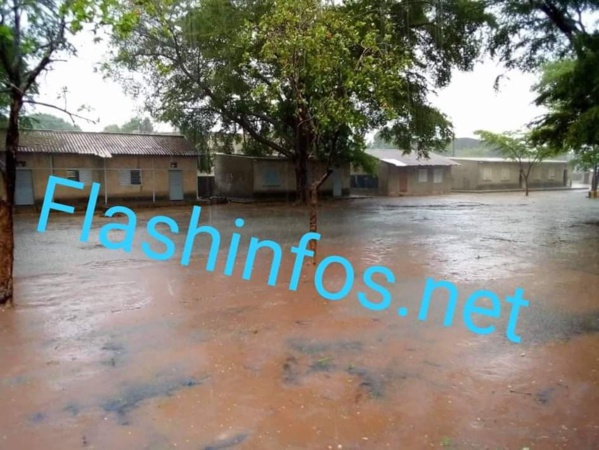 Ziguinchor : Une forte pluie gâche la reprise des cours...