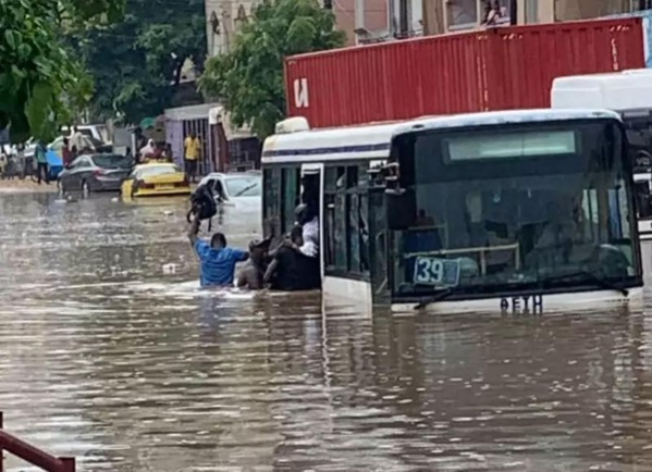 Inondations au Sénégal : 6 morts entre samedi et dimanche Inondations au Sénégal : 6 morts entre samedi et dimanche