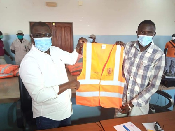 Ziguinchor : Le Maire au chevet des conducteurs de motos "Jakarta" impactés par la Covid-19 