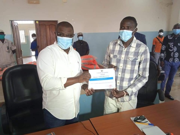 Ziguinchor : Le Maire au chevet des conducteurs de motos "Jakarta" impactés par la Covid-19 