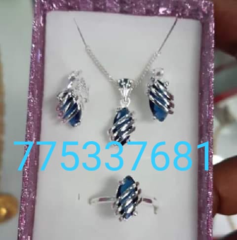 Bijouterie : Bienvenue chez Moussa Dieng au village artisanat de Ziguinchor  Bijouterie : Bienvenue chez Moussa Dieng au village artisanat de Ziguinchor