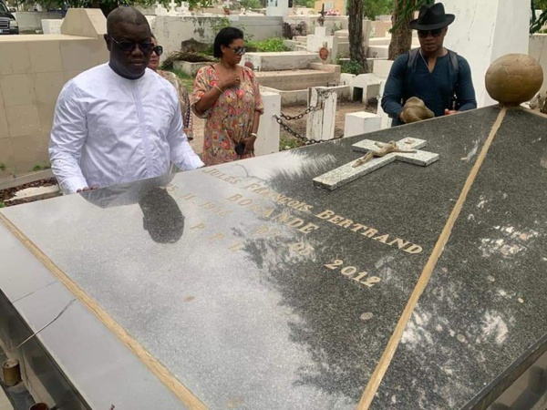 Elhadj Diouf à Ziguinchor pour se recueillir sur la tombe de Bocandé