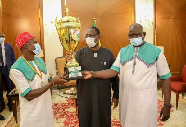 Le Casa Sports reçu par le chef de l'Etat Macky Sall 