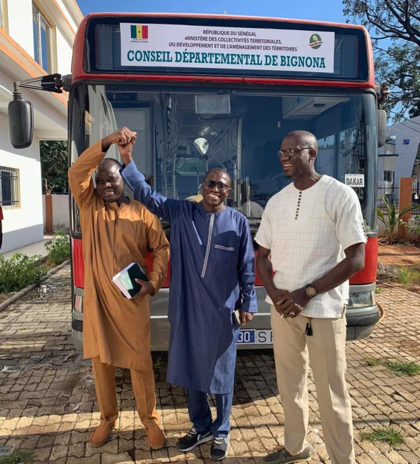 Bignona : Le président Mamina Kamara décroche un bus pour les personnes en situation de Handicap (Photos)