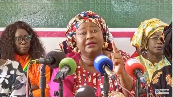 Patte-d'Oie : Le Maire Maimouna Dièye se lave à grande eau et accuse...