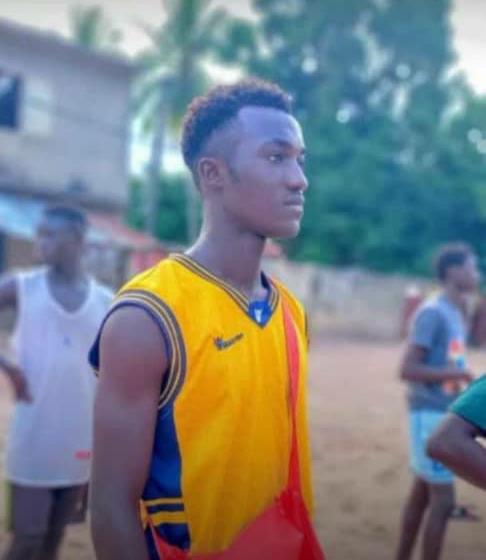 Un "Diambadon" vire au drame à Ziguinchor : Le jeune Papa Jeo poignardé à mort Un "Diambadon" vire au drame à Ziguinchor : Le jeune Papa Jeo poignardé à mort
