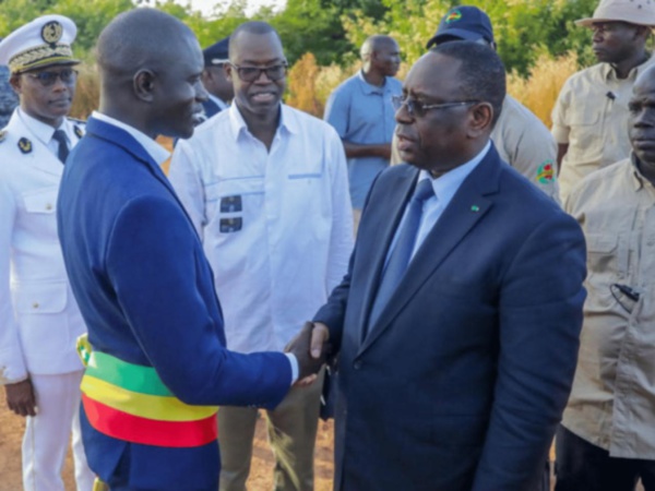 Macky Sall à Babacar Diop: « Je salue votre attitude républicaine. Vous connaissez bien votre rôle de maire et vous l’exécutez bien… »
