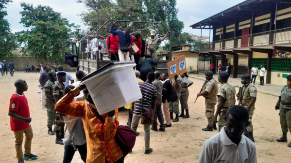 Présidentielle au Gabon: le gouvernement annonce une coupure d'internet et un couvre-feu
