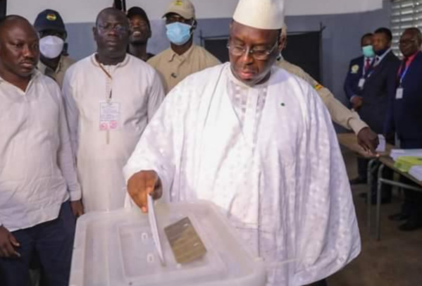 Présidentielle : Macky Sall vante le système électoral sénégalais