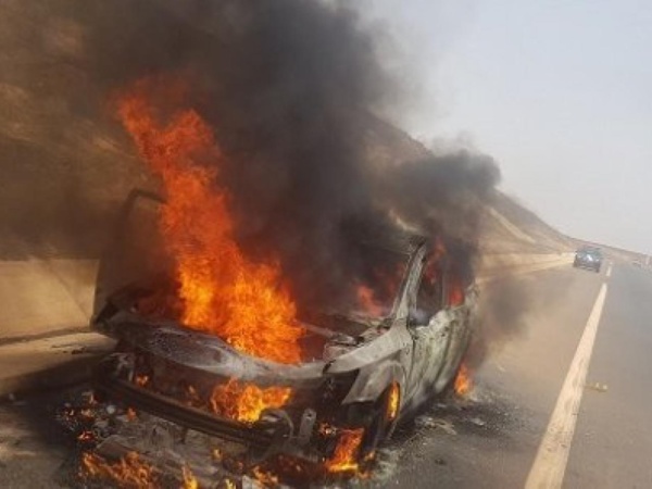 Sortie de l'autoroute: Un véhicule particulier prend feu à hauteur de la corniche des Hlm