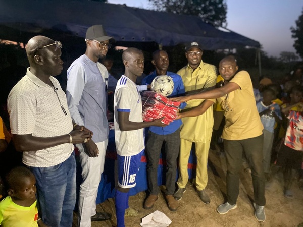 Goudomp : Les Black-Star sacrés champions du tournoi de football de la jeunesse de Soumacounda Goudomp : Les Black-Star sacrés champions du tournoi de football de la jeunesse de Soumacounda
