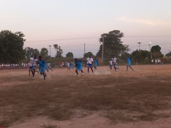 Goudomp : Les Black-Star sacrés champions du tournoi de football de la jeunesse de Soumacounda Goudomp : Les Black-Star sacrés champions du tournoi de football de la jeunesse de Soumacounda