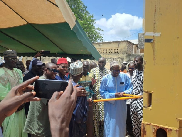 Keur-Madiabel : un don médical du maire Abdoulaye Diatta et une vaste mobilisation citoyenne Keur-Madiabel : un don médical du maire Abdoulaye Diatta et une vaste mobilisation citoyenne