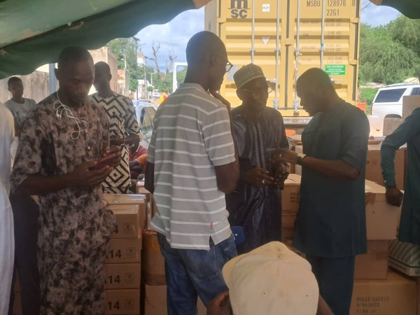 Keur-Madiabel : un don médical du maire Abdoulaye Diatta et une vaste mobilisation citoyenne Keur-Madiabel : un don médical du maire Abdoulaye Diatta et une vaste mobilisation citoyenne