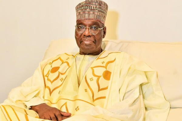 Cameroun: l'opposant Issa Tchiroma Bakary accueilli «temporairement» en Gambie Cameroun: l'opposant Issa Tchiroma Bakary accueilli «temporairement» en Gambie