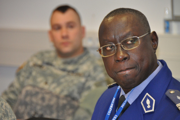 Le Général de brigade Jean Baptiste Tine avertit ses troupes sur les «abus sexuels en Centrafrique » : «Nous n’en voulons pas. Ne souillez surtout pas notre drapeau national! » Le Général de brigade Jean Baptiste Tine avertit ses troupes sur les «abus sexuels en Centrafrique » : «Nous n’en voulons pas. Ne souillez surtout pas notre drapeau national! »