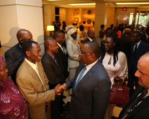 Visite mouvementée de Macky Sall aux Usa : Colère et bagarre au menu de la rencontre à la maison du Sénégal à New York Visite mouvementée de Macky Sall aux Usa : Colère et bagarre au menu de la rencontre à la maison du Sénégal à New York
