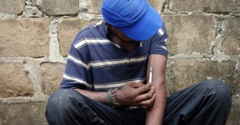 Horreur à Keur Massar - Un drogué battu à mort pour avoir poignarde un Bébé Horreur à Keur Massar - Un drogué battu à mort pour avoir poignarde un Bébé