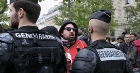 Les policiers manifestent contre la "haine anti-flic" Les policiers manifestent contre la "haine anti-flic"